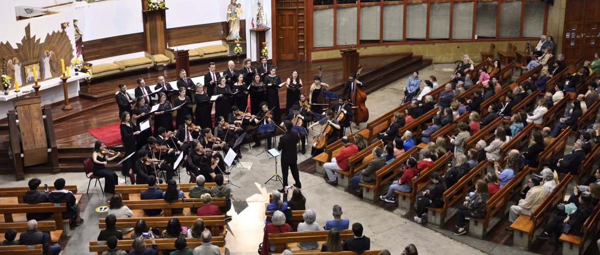 Con exitoso concierto en Parroquia de Reñaca Orquesta y Coro de Cámara PUCV cierran temporada de verano