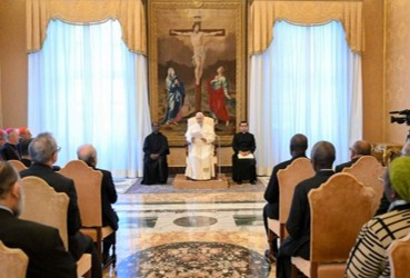 El Papa: "La teología está llamada a discernir los desafíos de la Iglesia y del hombre"