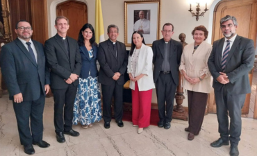 Asociación Chilena de Derecho Canónico se reúne con el Nuncio Apostólico y destaca avances de la Licenciatura en la PUCV