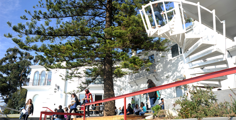 FACULTAD DE ARQUITECTURA Y URBANISMO