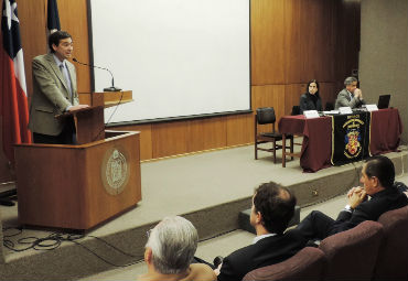 Subsecretario de Pesca y Acuicultura presenta libro de profesores de Derecho - Foto 1