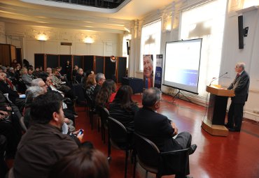 Servicio Nacional del Adulto Mayor y PUCV firman convenio de colaboración - Foto 2