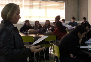 Académica brasileña expone en taller para estudiantes y docentes de Pedagogía en Ciencias - Foto 1