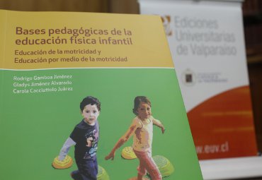 Publican libro que aborda y entrega pautas sobre la educación de la motricidad infantil - Foto 1