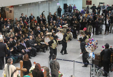 Multitudinario adiós a Margot Loyola, Profesora Emérita y Doctor Honoris Causa PUCV - Foto 2