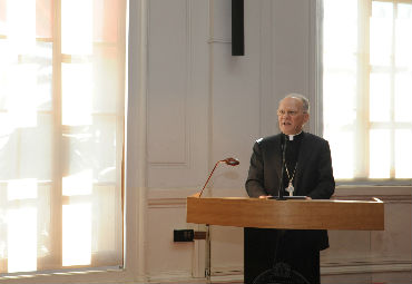 Monseñor Angelo Vincenzo Zani visita la Pontificia Universidad Católica de Valparaíso - Foto 3