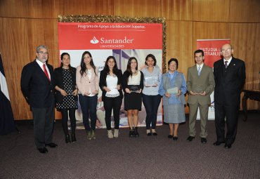 Estudiantes y docentes PUCV son beneficiados con Beca Iberoamérica Santander Universidades - Foto 1