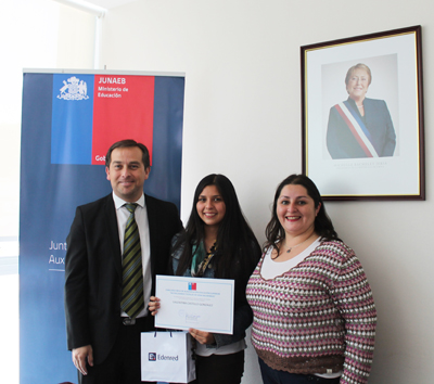 Estudiante PUCV es premiada por el buen uso de su Beca de Alimentación - Foto 1