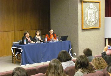 Instituto de Historia realiza foro sobre desafíos para la igualdad de género en Chile - Foto 1