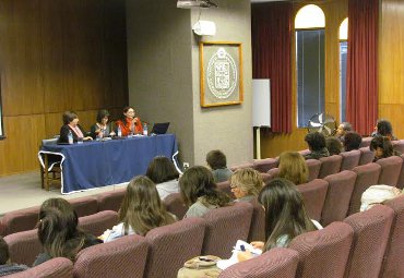 Instituto de Historia realiza foro sobre desafíos para la igualdad de género en Chile - Foto 2