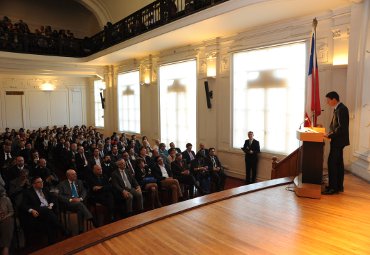PUCV distingue a académicos por excelencia en investigación y docencia - Foto 2