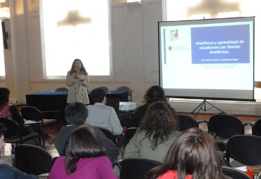 Académicos nóveles discutieron sobre la enseñanza para la diversidad - Foto 2