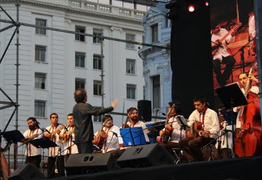 Orquesta Andina de la PUCV se presenta en la inauguración del Festival de las Artes Valparaíso - Foto 2