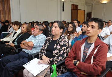Universidad realiza entrega de becas PUCV y Rubén Castro - Foto 2