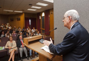 PUCV entrega becas a hijos del personal académico y de administración y servicios - Foto 3