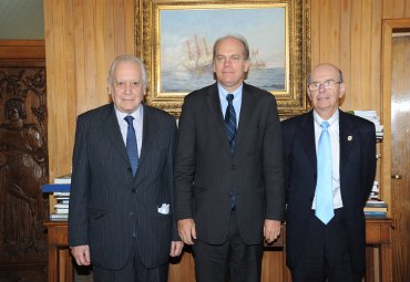Magíster en Relaciones Internacionales PUCV y Senado de Chile firman convenio de colaboración - Foto 3