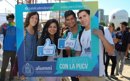 Red Alumni PUCV participa en bienvenida novata 2016 - Foto 2