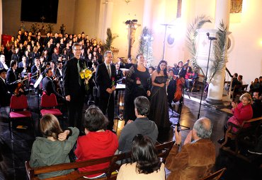 Coro Femenino PUCV y agrupaciones de la PUC interpretaron concierto Davide Penitente en Iglesia La Matriz - Foto 3