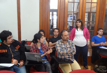 Proyecto de Innovación Docente fortaleció competencias profesionales en estudiantes de Historia - Foto 2