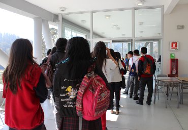 Programa PACE: Estudiantes del Colegio España de San Antonio visitan facultades de la PUCV - Foto 2