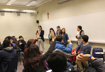Jornadas de Inserción a la Vida Universitaria: Una instancia para la reflexión de los estudiantes de primer año - Foto 1