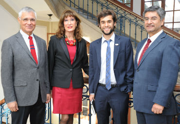 Miembro del directorio de ICARE inaugura año académico de la Escuela de Ingeniería Comercial - Foto 3