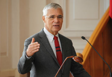 Miembro del directorio de ICARE inaugura año académico de la Escuela de Ingeniería Comercial - Foto 1