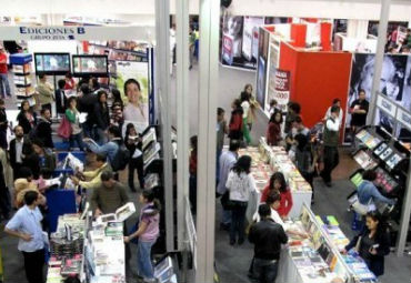 Centenar de títulos de editorial PUCV llegará a librerías colombianas tras paso por Feria de Bogotá - Foto 2