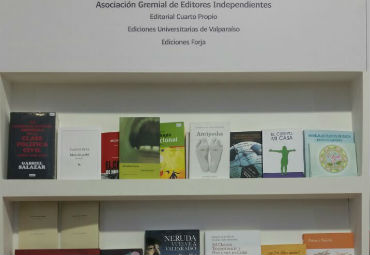 Centenar de títulos de editorial PUCV llegará a librerías colombianas tras paso por Feria de Bogotá - Foto 3