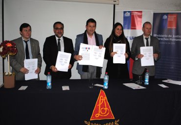 PUCV participa en alianza con entidades públicas de la región para favorecer la convivencia escolar - Foto 1