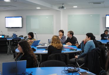 PUCV implementa novedosa Aula de Aprendizaje Activo - Foto 3