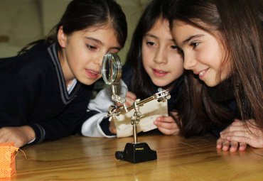 Escolares viven jornada educativa con competencia robótica en el Makerspace PUCV - Foto 2
