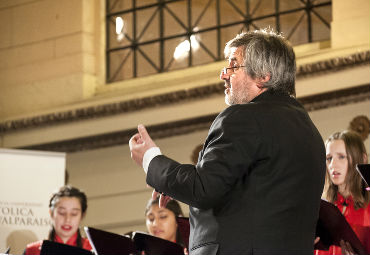 Coro Femenino y Orquesta de Cámara PUCV realizan concierto con composiciones de Letonia - Foto 2