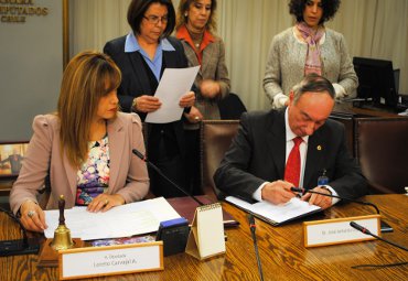 Decanos de Facultades de Agronomía del CRUCH firman convenio con la Cámara de Diputados - Foto 2
