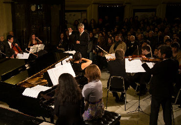 Orquesta de Cámara PUCV brinda concierto “Estaciones en el tiempo” con masiva convocatoria - Foto 3