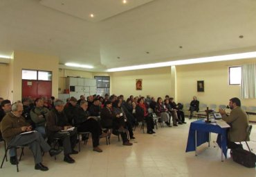 Programa de Ciencias para la Familia PUCV realizó sesión de estudio en la parroquia San Felipe Neri de Villa Alemana