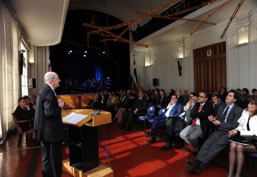 Rector en Claustro Pleno: “La PUCV ha contribuido al desarrollo del país durante sus 88 años de existencia” - Foto 3