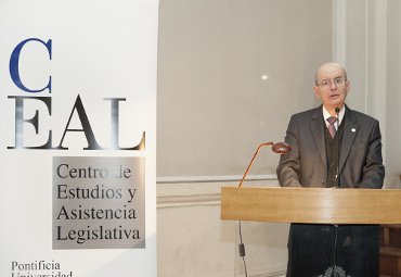 José Miguel Insulza expuso en Ceremonia de Graduación del Magíster en Relaciones Internacionales - Foto 2