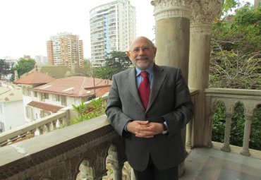 Destacado catedrático español visitó el Instituto de Historia - Foto 1