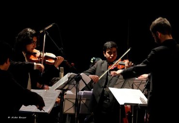 Orquesta Juvenil de la PUCV se presentó en el Teatro Pompeya - Foto 1