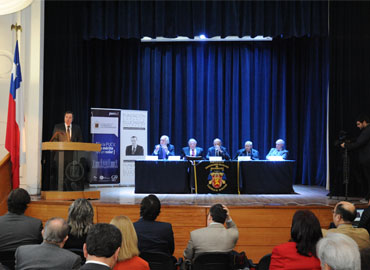 Expertos participan en debate constitucional en la PUCV - Foto 1