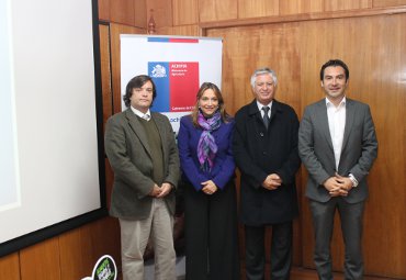 Académica María Elvira Zúñiga firma convenio de Gestión de I+D de ACHIPIA - Foto 2