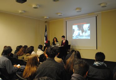 Presentan libro “Fugas de la memoria: caminos ficcionales de la experiencia de mujeres en dictadura” en Campus Sausalito - Foto 1