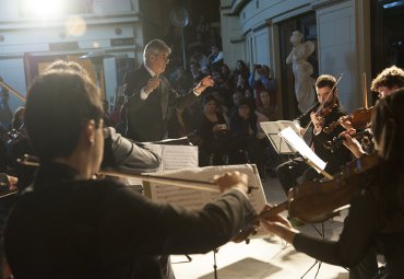 Público repletó el foyer del Teatro Municipal de Viña del Mar en concierto de la Orquesta de Cámara PUCV - Foto 1