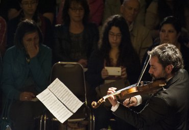 Público repletó el foyer del Teatro Municipal de Viña del Mar en concierto de la Orquesta de Cámara PUCV - Foto 4