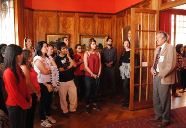 Estudiantes de intercambio de las universidades del CRUV visitan Palacio Baburizza - Foto 1