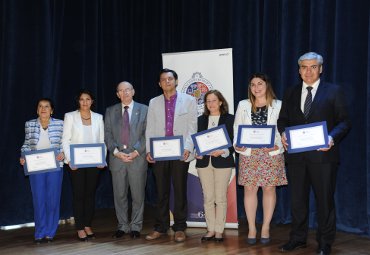 PUCV entregó Premios de Excelencia en Investigación y Docencia Distinguida - Foto 1