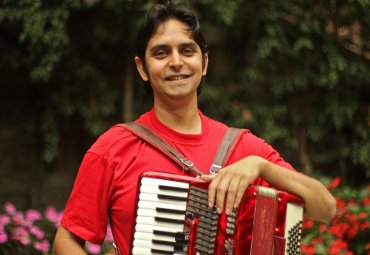 Ex alumno del Instituto de Música recibió premio de la Fundación Piensa