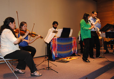 Agrupación Memoria de América realiza Concierto de Navidad en el CEA de la PUCV - Foto 1