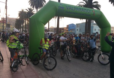 Estudiantes PUCV organizan cicletada nocturna por Valparaíso y Viña del Mar - Foto 1